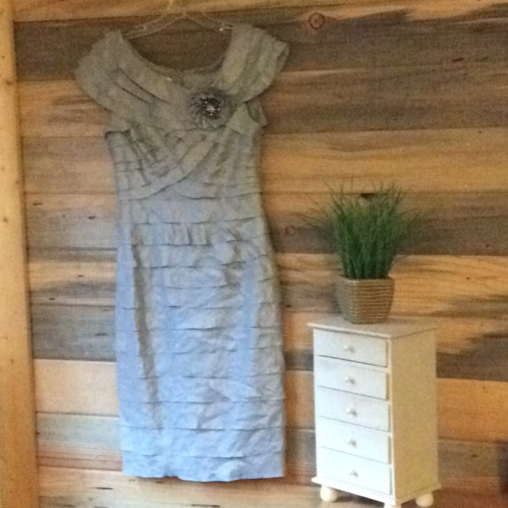 Woman’s London Times cocktail dress